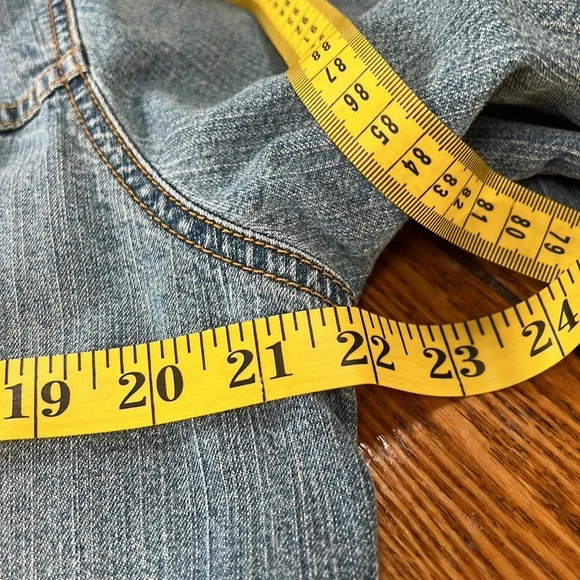 Levi’s Vintage Denim jacket.  Fits like a Medium.  No size tag - Picture 9 of 14